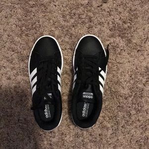 Adidas Black neo cloudfoam shoes, woman’s 7